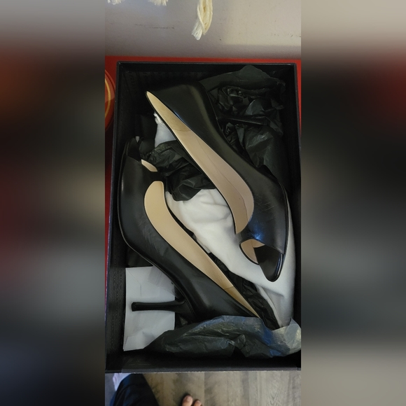 Prada size 39 Leather Pumps - Picture 6 of 11